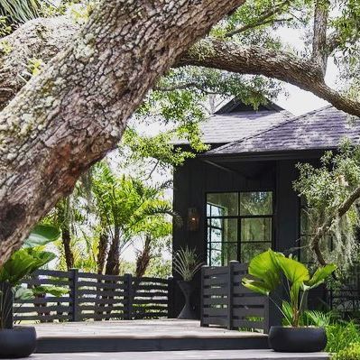 Low Country Exterior Homes, Low Country Tiny House, Low Country Photography, Low Country Architecture, Traditional Hawaiian Architecture, Country Architecture, Sea Island Georgia, Sea Island, Low Country