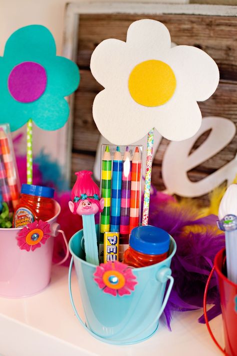 Crafty & Colorful Trolls Birthday Party Ideas // Hostess with the Mostess® Trolls Birthday Party Outfit Ideas, Trolls 2 Birthday Party Ideas, Trolls Birthday Centerpieces, Trolls Goodie Bag Ideas, Trolls Diy Party Decorations, Trolls Band Together Birthday Party Ideas, Trolls Second Birthday Party, Trolls Birthday Decorations, Poppy Trolls Birthday Party