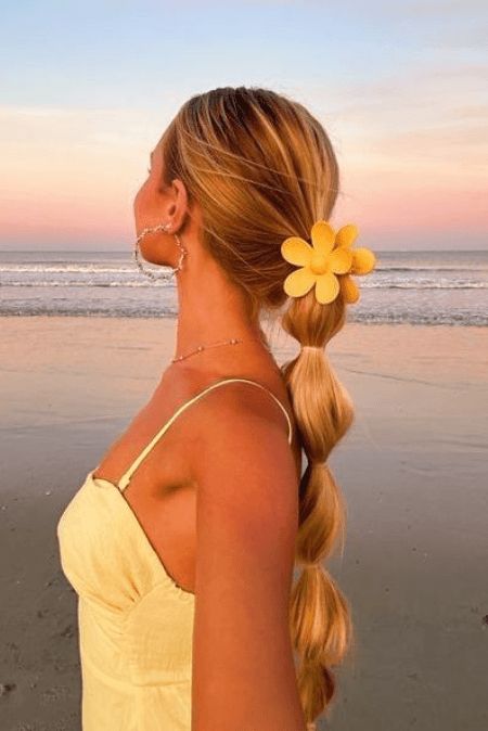 bubble braids, playful hairstyles, elevated looks Summer Profile Pictures, Preppy Hairstyles, Summer Wallpapers, Cute Hairstyles For School, Beachy Hair, Vacation Hairstyles, Summer Pics, Cute Simple Hairstyles, Stunning Hairstyles