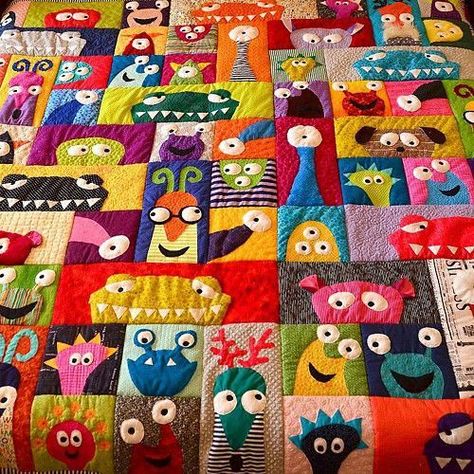 Monster Quilt, Kid Quilts, Colorful Quilt, Desain Quilling, Quilt Modernen, Childrens Quilts, Cute Quilts, Slouchy Tee, Applique Quilting