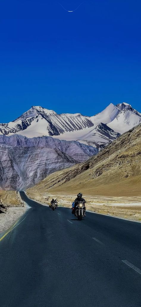 Ladakh Wallpapers, Beard Wallpaper, Sky Wallpapers, Holiday Landscape, Wallpaper For Mobile, Leh Ladakh, Wallpapers For Mobile Phones, Landscape Beautiful, Motorcycle Travel