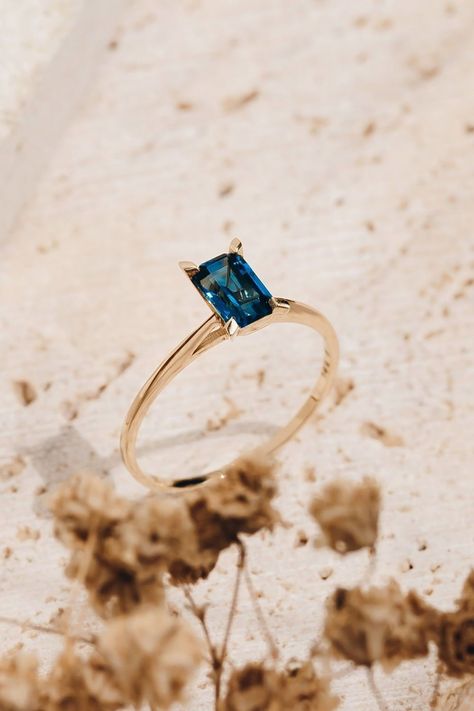 Linjer Charlotte Ring Luxe London Blue Topaz 14k Solid Gold Natural Stone Jewelry Diy, Natural Stone Earrings Handmade, Stone Jewelry Necklace, Jewellery Photography Inspiration, Jewellery Photography, Stone Bead Jewelry, Blue Engagement Ring, Elegant Engagement Rings, Natural Stone Earrings