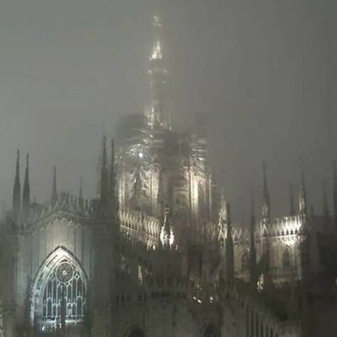 Paradis Sombre, Goth Architecture, Goth Club, Gothic Aesthetic, The Fog, Gothic Architecture, Dream Board, Pretty Places, Aesthetically Pleasing