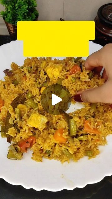 122K views · 4.5K likes | Poojashree C P on Instagram: "Quick & Simple Vegetables Pulao😋

Do try & let me know❤

#vegetablespulao #vegpulao #brekfast #lunchbox #easylunchboxes #poojagafood #poojaga" Vegetable Pulao, Veg Pulao, Easy Lunch Boxes, Let Me Know, A Food, Lunch Box, I Know, Let Me, Let It Be