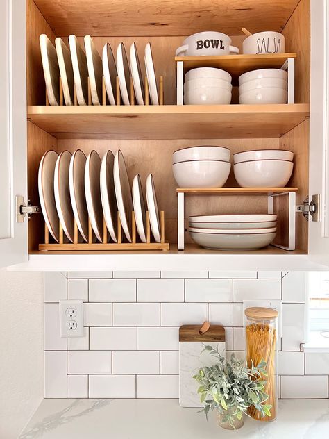 Small Kitchen Storage, House Organisation, Small Kitchen Decor, Kitchen Cabinet Organization, Home Organisation, Apartment Kitchen, Cabinet Organization, Diy Kitchen, Home Decor Kitchen