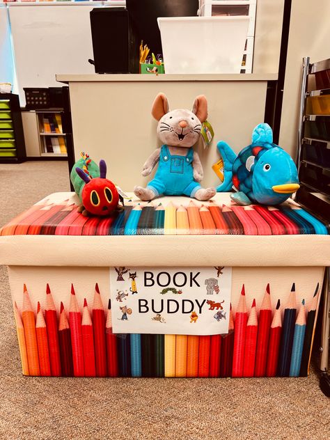 I implemented “Book Buddies” in my classroom this year, usuing the stuffies from Kohls. My kinders LOVE them! #book #buddy #bookbuddy #kohls #kohlsfinds #reading #kinder #kindergarten #lovereading #readersareleaders #colorful #classroom #decor #classroomdecor Classroom Book Buddies, Book Buddy Bin, Book Buddy Ideas, Colorful Classroom Decor, Book Buddies, Book Buddy, Teaching Board, Nursery Classroom, Reading Buddies