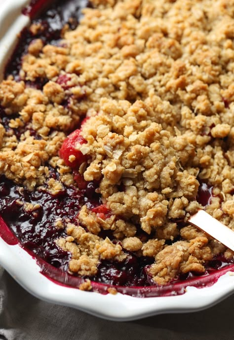 This Berry Crisp Recipe is a classic, foolproof EASY mixed berry dessert. Sweet, tart berries are layered underneath a buttery, crunchy topping. Perfect with a scoop of ice cream or all on its own. #cookiesandcups #berrycrisp #berrycrumble #strawberryrecipe #blueberryrecipe #summerberries #berryrecipe Mixed Berry Dessert, Mixed Berry Crisp, Berry Crisp Recipe, Mixed Berry Cobbler, Crisps And Cobblers, Blueberry Crumble Bars, Berry Crisp, Rhubarb Crumble, Berry Crumble