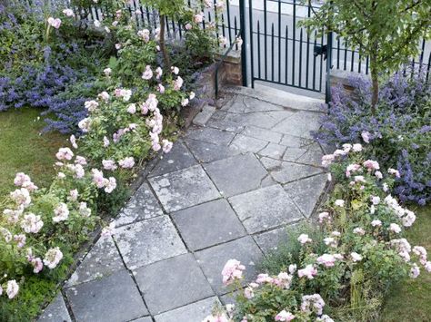 Rock Pathways, Front Garden Path, Front Path, Walkways Paths, Path Ideas, Yard Landscape, Video Garden, Country Diy, Garden Path