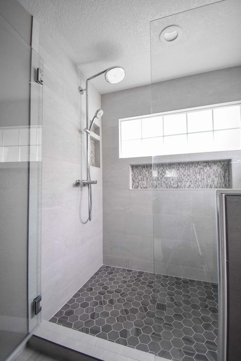 Luxury Bathroom Remodel, Contemporary Bathroom Inspiration, Light Grey Bathrooms, Tile Walk In Shower, Modern Bathroom Ideas, Grey Bathroom Tiles, Small Bathroom With Shower, Modern Bathroom Remodel, Bathroom Tile Designs