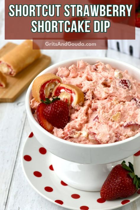 Strawberry Shortcake Dip, Strawberry Cheesecake Dip, Easy Dessert Dips, Chocolate Covered Graham Crackers, Dessert Dip Recipes, Dessert Dip, Cheesecake Dip, Little Debbie, Dessert Dips