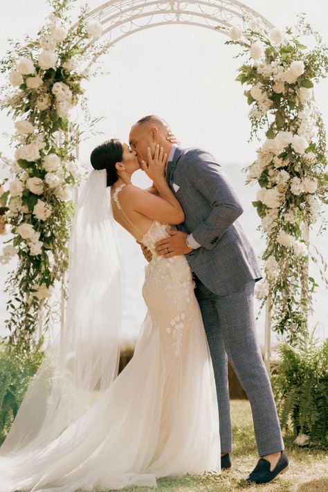 Wedding Kiss Pose At Alter, First Kiss Pose Wedding, First Kiss Wedding Pictures, Romantic First Kiss, First Kiss Picture, First Kiss Wedding, Wedding Ceremony Pictures, Kiss Wedding, Wedding Portrait Poses