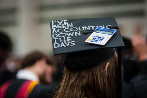 Accountant Graduation Pictures, Accounting Graduation Pictures, Accounting Graduation Cap, Graduation Cap Images, Graduation Fits, Boys Graduation Party, Accounting Major, Caps Ideas, College Grad Cap Ideas