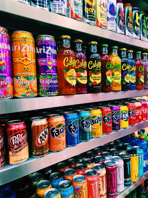 Fizzy Drinks Aesthetic, Aesthetic Supermarket, Healthy Fridge, Fizzy Drinks, Packaging Snack, Packaged Snacks, Crown Cake, Cute Coffee Cups, Snack Shop