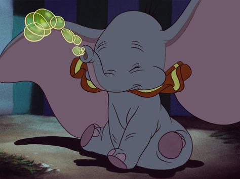 Disney's Dumbo Dumbo Aesthetic, Dumbo Pink Elephants, Disney Dumbo Art, Dumbo 1941, Dumbo Movie, Dumbo Elephant, Cute Disney Characters, Disney Rides, Disney Phone Wallpaper