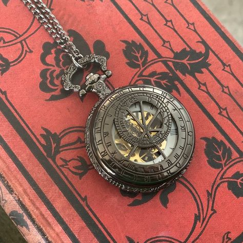 Bohemian Outfits, Astronomical Clock, Guy Gifts, Aries Gifts, Pocket Chain, Watch Pocket, Mechanical Pocket Watch, Time Lord, Vintage Pocket Watch