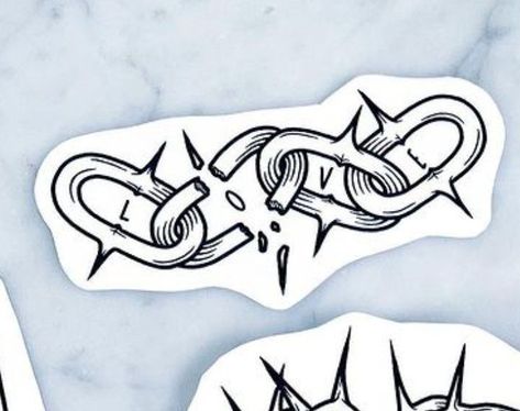 Chain Flash Tattoo, American Traditional Chain Tattoo, Traditional Chain Tattoo, Flail Tattoo Design, Chain Tattoo Design, Gap Filler Tattoo, Chain Tattoo, Harry Styles Tattoos, Knuckle Tattoos