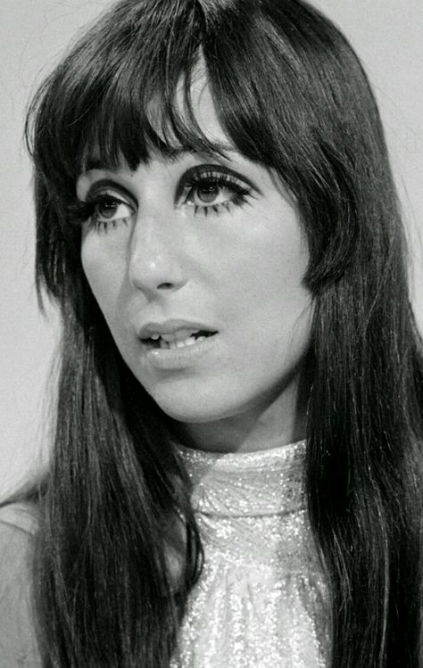 Cher Makeup, Cher 1970s, Cher 60s, 60s Makeup, Cher Photos, 70s Makeup, Robert Mapplethorpe, Patti Smith, Vintage Makeup