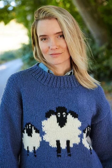 Big Sheep Sweater Sweater Women's hand knitted wool sloppy joe. Relaxed fit jumper with big sheep motif. Fair trade and handmade in Nepal. Sheep Jumper Knitting Pattern, Sheep Sweater, Welly Socks, Jumper Knitting Pattern, Oversize Pullover, Fitted Jumper, Sloppy Joe, Knit Outerwear, Wool Wash