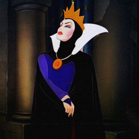 Evil Queen Snow White, Queen Grimhilde, Queen Snow White, Disney Nostalgia, Snow White Cosplay, Snow White Queen, Disney Evil Queen, Snow White Evil Queen, Queen Aesthetic