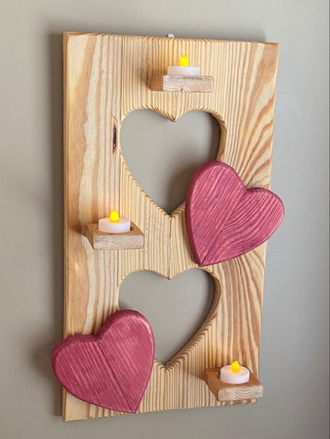 Wood Crafts For Valentines Day, Wood Valentines Ideas, Valentines Day Wood Crafts To Sell, Valentine’s Day Wood Projects, Wood Projects For Valentines Day, Valentines Day Pallet Ideas, Valentine's Day Wood Crafts, Wood Valentines Gifts, Valentines Day Wood Projects