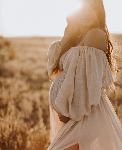 Blush Pink Maternity Dress Photoshoot, Sitting Maternity Poses Mom, Boho Pregnant Photoshoot, Maternity Photos Just Mom, Maternity Photo Outfits Summer, Maternity Photography Field, August Maternity Pictures, Maternity Photos With Flowers, Creek Maternity Pictures