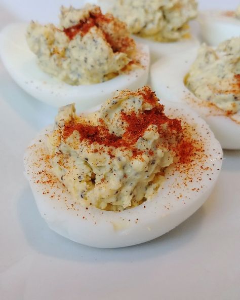 This is a basic deviled egg with a little twist of ranch. East Appetizers, Devils Eggs, Potato Desserts, Deviled Eggs Recipes, Homemade Chicken Salad, Ranch Deviled Eggs, Colored Deviled Eggs, Christmas Eve Meal, Eggs Deviled