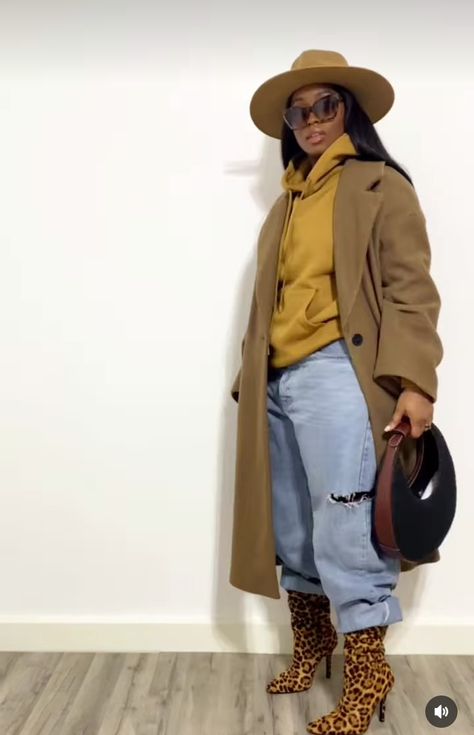 Oversized Streetwear Fashion, Chicago Fall Outfits Black Women, Funny Work Outfits, Fashion Outfits For Black Women, Dressy Hoodie Outfit, Oversized Long Coat Outfit, Oversized Overalls Outfit Fall, Tan And Denim Outfit, Brown Coat Winter Outfit