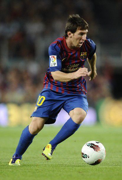 Lionel Messi Messi Running, Cristiano Ronaldo 7, The Runner, Leo Messi, Barcelona Spain, Lionel Messi, Fc Barcelona, Cristiano Ronaldo, Pose Reference