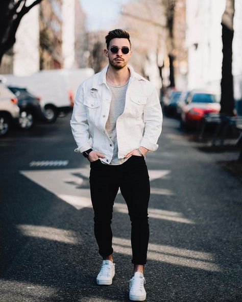 White Denim Jacket Mens, White Denim Jacket Outfit, Fashion Ideas For Men, Denim Jacket Looks, White Jacket Outfit, Mens Pants Fashion Casual, Looks For Men, Mens Workout Tank Tops, Winter Jacket Outfits