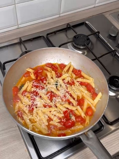 Italian food - pasta penne al pomodoro fresco Pasta Penne, Food Pasta, Italian Pasta Recipes, Pasta Bowl, Penne Pasta, Pasta Bowls, Photo Download, Italian Food, Pasta Recipes