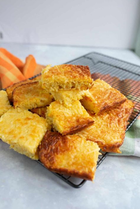 Cheesy, Creamy Cornbread Casserole - Happy Homeschool Nest Creamy Cornbread Casserole, Creamy Cornbread, Creamy Corn Bread, Cheesy Cornbread, Cornbread With Corn, Cornbread Casserole, Hearty Casseroles, Tater Tot Casserole, Cornbread Mix