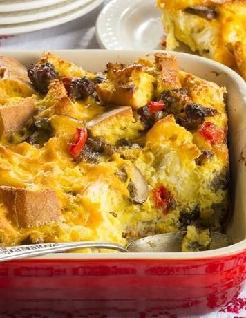 Christmas Morning Breakfast Casserole Christmas Morning Casserole, Morning Breakfast Casserole, Christmas Morning Breakfast Casserole, Strata Recipes, Breakfast Egg Casserole, Egg Bread, Baked Eggs Recipe, Christmas Morning Breakfast, Cheese Casserole