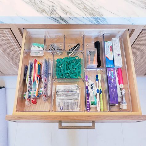 Brace yourself for some serious organization, because organizing your toothcare products in a drawer makes your mornings run like clockwork! 🪥🦷 Dental Hygiene Room Organization, Dental Drawer Organization, Dental Organization, Like Clockwork, Bathroom Drawers, Brace Yourself, Morning Running, Dental Floss, Dental Hygiene