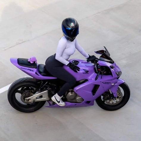 Purple Motorcycle Helmet, Purple Motorcycle, Ducati Motorbike, Purple Bike, Best Motorbike, Image Moto, Bike Aesthetic, Custom Sport Bikes, Motorcycle Aesthetic