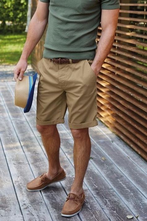 Florida Summer Inspiration Album - Imgur Boat Shoes Outfit, Mens Summer Outfits, Summer Outfit Inspiration, Summer Outfits Men, Khaki Shorts, Mens Fashion Summer, Summer Fashion Outfits, Mens Casual Outfits, Street Styles