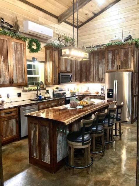 Cabin Kitchen Decor, Ranch House Decor, Western Kitchen, Barn Kitchen, Farmhouse Kitchen Remodel, Barn Style House Plans, Rustic Kitchen Design, Cabin Kitchens, Rustic Farmhouse Kitchen