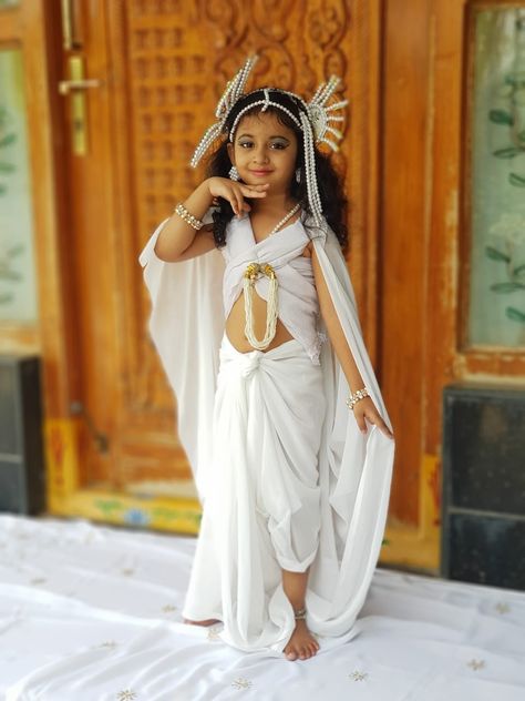 Fancy Dress Ideas For Kids, Fancy Dress Costumes Kids, Doll Fancy Dress, Fancy Dress Competition, Baby Fancy Dress, Kids Dress Boys, Kids Party Wear Dresses, Kids Dress Collection, Kids Wear Girls