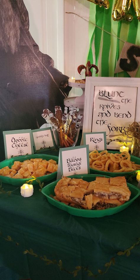 Lord Of The Rings Night, Lord Of The Rings Halloween Party, Lord Of The Rings Themed Snacks, Lord Of The Rings Food Party, Hobbit Movie Night, Hobbit Snack Ideas, Lord Of The Rings Snacks Food Ideas, Lord Of The Rings Charcuterie Board, First Birthday Lord Of The Rings