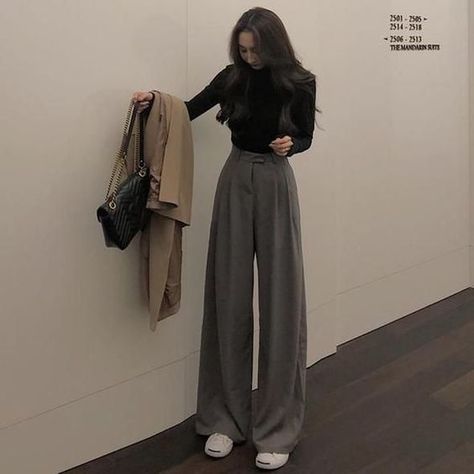 Celana Jogger Wanita, Áo Blu, Chique Outfit, Korean Girl Fashion, Fashion Weeks, 가을 패션, Korean Street Fashion, Korean Outfits, Looks Vintage