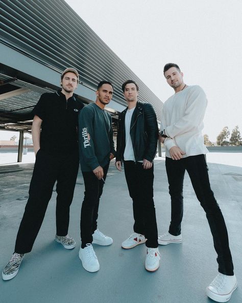 Kendall Schmidt on Instagram: “A little known fact about @bigtimerush is that we all have very long legs. We might be the longest legged band there is. We are very proud…” Dust Effect, Rush Concert, Rush Band, Logan Henderson, Kendall Schmidt, James Maslow, Big Time Rush, 1d And 5sos, Big Time