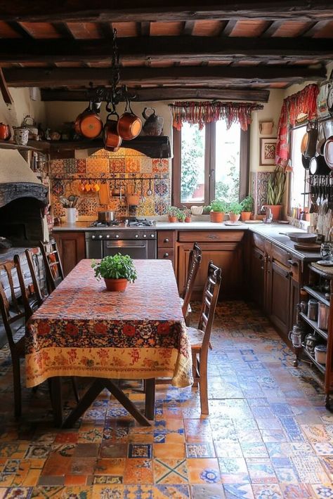 29 Rustic Kitchen Ideas for a Charming Culinary Space Old Italian Kitchen, Rustic Kitchen Decor Ideas, Rustic Italian Kitchen, Rustic Italian Farmhouse, Traditional Rustic Kitchen, Copper Kitchen Accents, Italian Country Kitchen, Rustic Chic Kitchen, Rustic Kitchen Designs