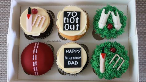 Cricket Cupcakes, Sports Cake Ideas, Cricket Cake, Sports Cake, Sports Themed Cakes, Cake For Boyfriend, Sport Cakes, Wwe Birthday, Happy Birthday Dad