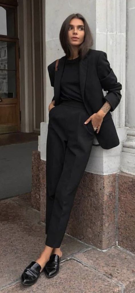 Classy Business Outfits, Business Attire Women, Casual Chique, Office Outfits Women, Business Casual Outfits For Work, Womenswear Fashion, Office Outfit, Professional Outfits, Business Casual Outfits