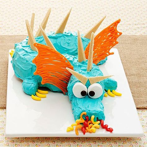 Dragon Birthday Cakes, Dragon Birthday Party, Dragon Cakes, Dragon Birthday Parties, Medieval Party, Medieval Dragon, Dragon Cake, Festa Harry Potter, Dragon Birthday