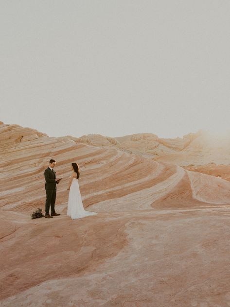 Valley Of Fire Wedding, State Park Elopement, Fire Wedding, Valley Of Fire State Park, Outdoor Elopement, Vegas Elopement, Las Vegas Elopement, Valley Of Fire, Park Elopement