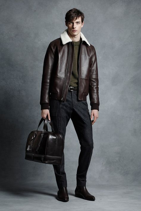 Outfits Men Streetwear, Michael Kors Fall, Michael Kors Men, Leather Jacket Outfits, Men's Leather Jacket, Menswear Fashion Show, Winter Outfits Men, Michael Kors Collection, Menswear Fashion