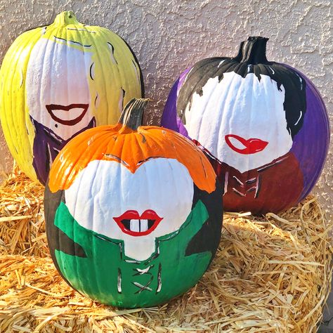 Cute Painted Pumpkin Ideas, Disney Pumpkin Painting, Halloween Pumpkin Crafts, Creative Pumpkin Painting, Creative Pumpkin Decorating, Pumpkin Decorating Contest, Creative Pumpkin Carving, Disney Pumpkin, Halloween Hocus Pocus