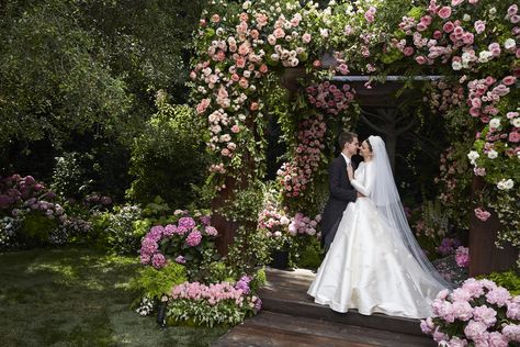 Miranda Kerr’s wedding dress: an exclusive look at her custom Dior haute couture gown. Miranda Kerr Wedding, Dior Wedding Dresses, Fairytale Wedding Gown, Dior Gown, Haute Couture Gowns, Celebrity Wedding Dresses, Iconic Weddings, Poppy Delevingne, Long Sleeve Wedding