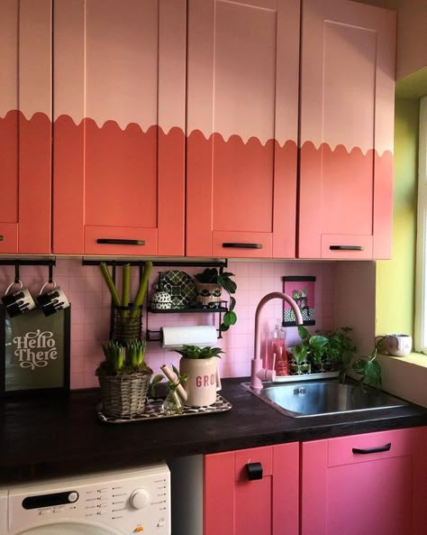 Wall Wallpapers, Maximalist Decor, Painting Edges, Kitchen Colors, Stylish Home, House Inspo, Dream Kitchen, Room Makeover, Home Inspo