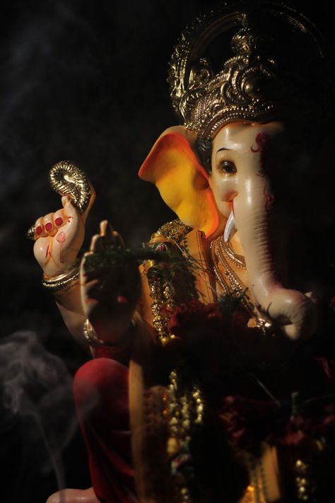 Ganesh Ji Aesthetic, Ganpati Asthetic Pics, Ganpati Bappa Wallpapers Full Hd 1080p, Ganpati Bappa Aesthetic, Ganesh Aesthetic, Ganpati Bappa Wallpapers Black And White, Cool Wallpapers Black And White, Ganpati Aagman, Ganpati Picture